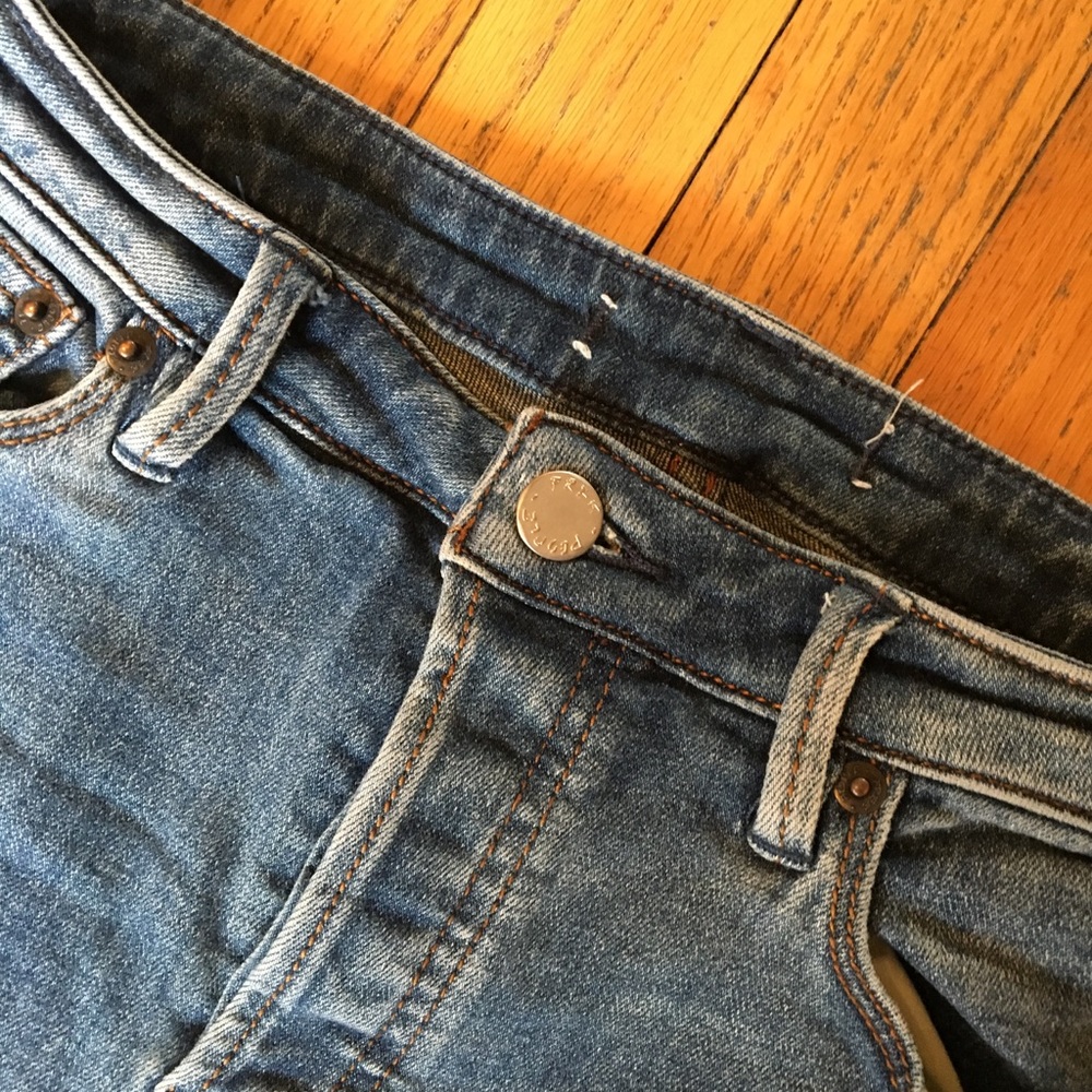 ☆ Free People Medium Wash Ankle Skinnies ☆ - Picture 6 of 8
